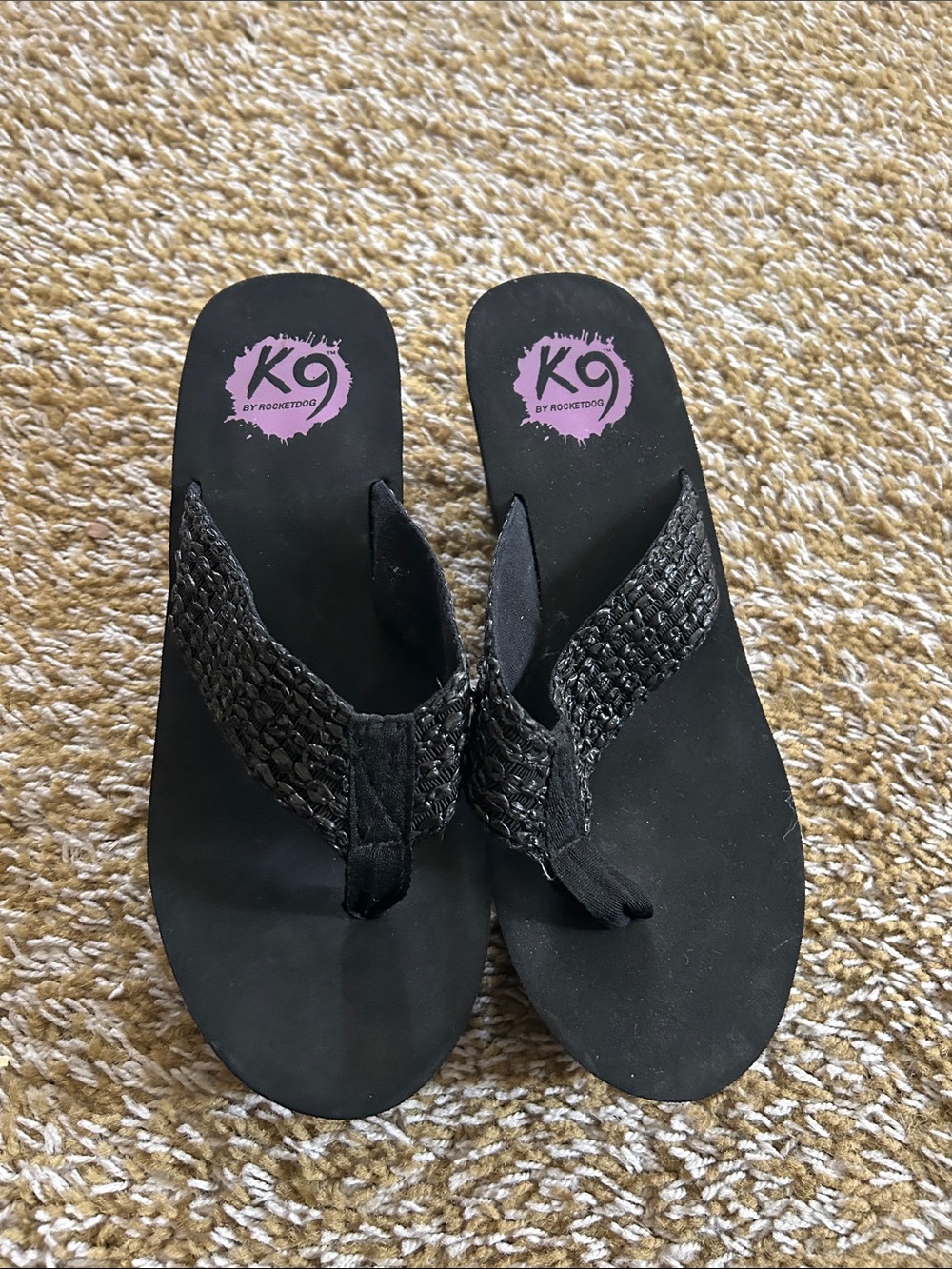 KO by Rocketdog Girls' Black Woven Thong Sandals